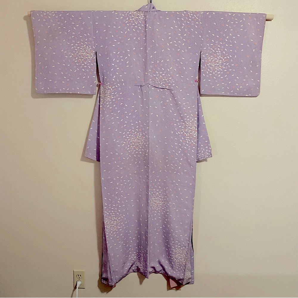 Vintage Lavender Japanese Silk Kimono with Fan Pattern